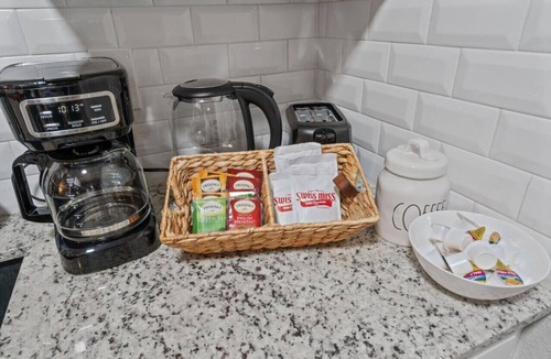 Central Arlington Apartment | Steps Away from the Heart of the FUN!AT&T Walkable