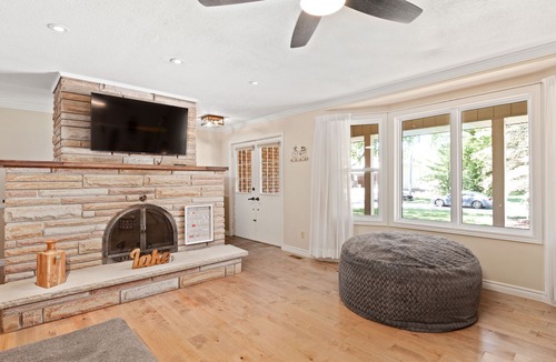 Kettle Point 44 House | Steps from Ipperwash Beach and Restauraunts