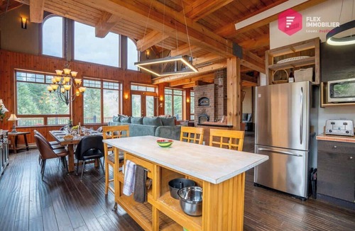 Stoneham-et-Tewkesbury House | Stoneham St-Évasion, Waterfront Sauna spa for 9