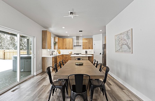 Mid-Hillside House | Strutz · Luxury Home minutes from Skiing with HOT TUB!