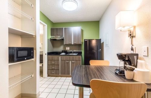 Northwest Dallas Hotel | Studio 6 Dallas, TX - Northwest