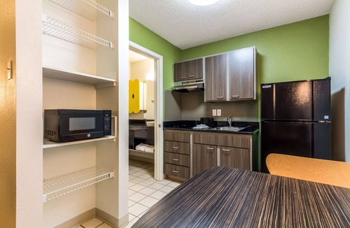 Northwest Dallas Hotel | Studio 6 Dallas, TX - Northwest