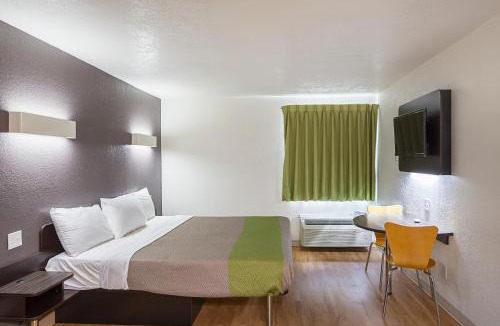 Fort Worth Hotel | Studio 6 Fort Worth, TX - Meacham