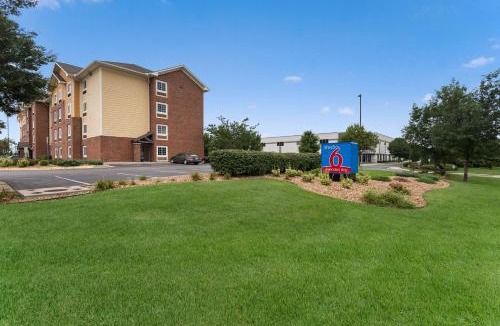 Lenexa Hotel | Studio 6 Lenexa - Overland Park