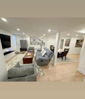 Brampton Apartment | Studio 8848 - 3BR and 2BATH - Sleeps 8