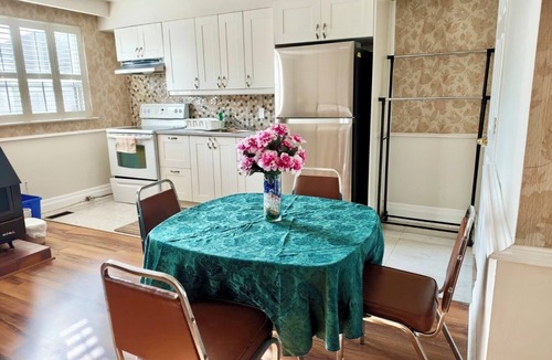 Jane and Finch Apartment | Studio apartment in Toronto! - 5 mins from Rogers Stadium