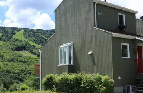 Notre-Dame-Auxiliatrice-de-Buckland Apartment | Studio de Ski | Studio Mont du Midi
