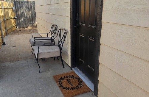 Midland Apartment | Studio style Private Guesthouse-Wall St/Andrews Hwy