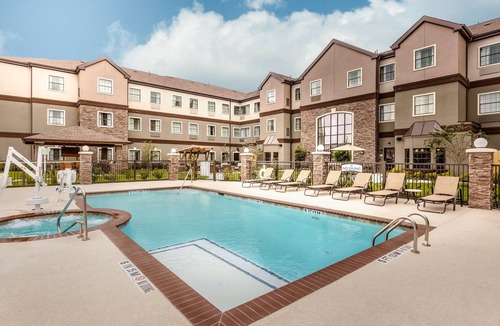 Spring Branch West Apartment | Studio Suite in Houston's Energy Corridor | Free Breakfast + 24h Business Center
