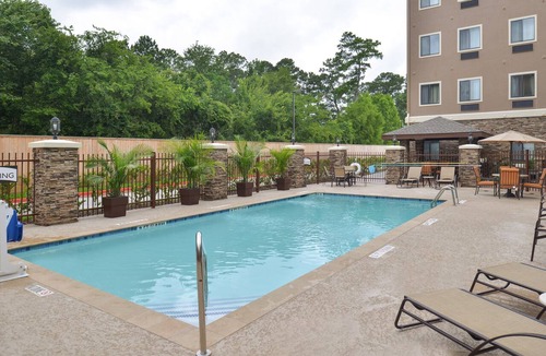 Tomball Apartment | Studio Suite Near Houston | Shared Outdoor Pool + 24h Business Center