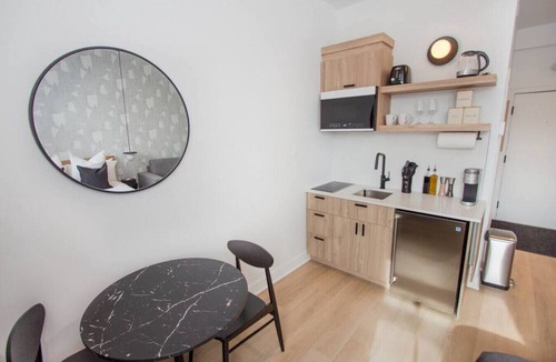Plateau Mont Royal Apartment | Studio14/Plateau/St-Denis/Terraces/SelfCheck-In/AC