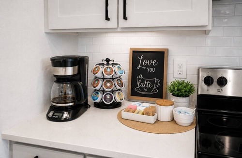 Sherman Apartment | Stunning 1BR Getaway w/Gym, Washer/Dryer + Pool