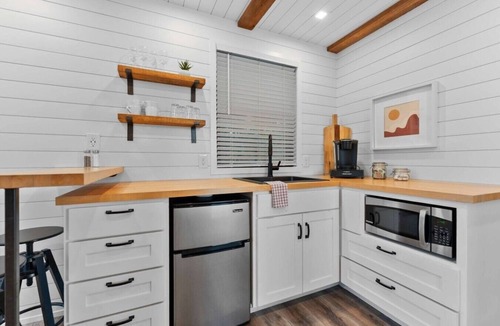 Waco House | Stunning container home with rooftop terrace