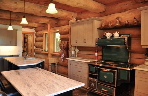 Irondale House | Stunning Log Home on a Private Lake