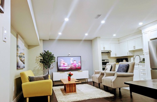 Mount Pleasant Apartment | Stunning luxury Furnished 2Bedroom and 2Washroom private Basement Apartment
