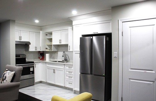Mount Pleasant Apartment | Stunning luxury Furnished 2Bedroom and 2Washroom private Basement Apartment