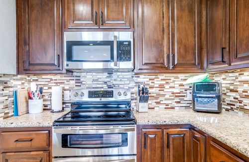 Montgomery House | Stunning waterfront location w/views & lakeside deck; weekly discounts!