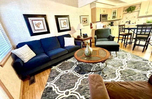 Mount Ida Cottage | Stunning Wooden Cottage with Hot-tub and Swimming Pool on Lake Ouachita, Arkansas