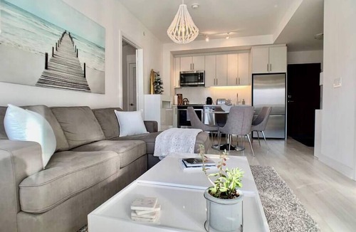 Innisfil Apartment | StunningStayz Luxury 2 King Beds Friday Harbour Resort Lake Simcoe GOLF & BOAT