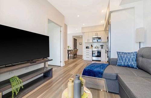Kitchener Condo | Stylish 1BR Condo w Balcony & Skyline Views