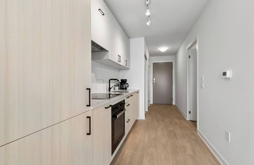 Wynford-Concorde Apartment | Stylish 2bed2bath| Parking | Gym | Sauna|4ppl