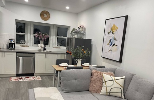 Hamilton Apartment | Stylish 3 BD/2BA in a quiet neighborhood