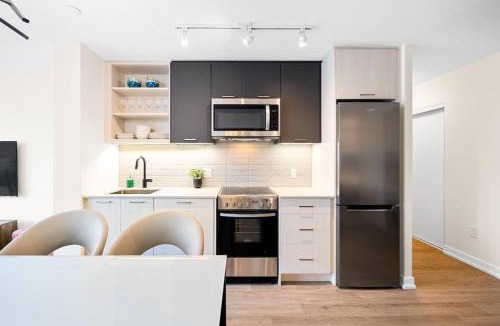 Harwood Apartment | Stylish 3BR Retreat with Stunning City Views