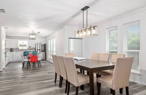 Allen House | Stylish 5BR 3BA Home w/Pool Perfect for 16ppl