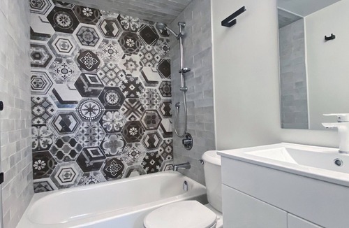 Broadview North Apartment | Stylish and Bright 3BR Loft W/Balcony East York!