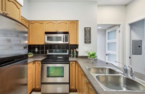 Fort York Condo | "Stylish Central 1BR Condo - Perfect City Escape!