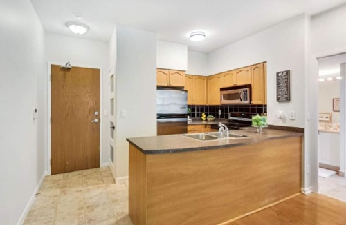 Fort York Condo | "Stylish Central 1BR Condo - Perfect City Escape!