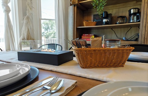 Benson House | Stylish, comfortable centrally located home! TVs in every room, cable