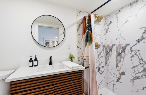 Oak Cliff Apartment | Stylish Cozy Studio Steps from Bishop Arts Favorites #8