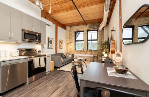 Exchange District Condo | Stylish Exchange District Suite | 2 Bed | 1 Bath |