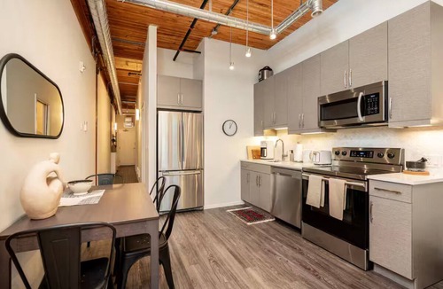 Exchange District Condo | Stylish Exchange District Suite | 2 Bed | 1 Bath |