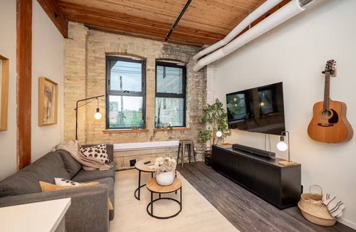Exchange District Condo | Stylish Exchange District Suite | 2 Bed | 1 Bath |