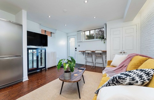 Lawrence Park South Hotel | Stylish Hotel-Style Basement Suite for Family Stays