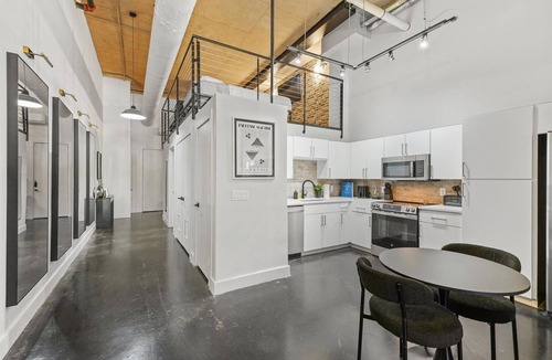 Deep Ellum Apartment | Stylish Loft Deep Ellum Dallas Tx