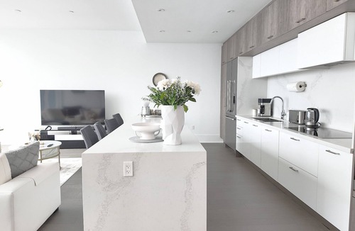 Central Waterfront Apartment | Stylish Penthouse Downtown Toronto! Brand New!