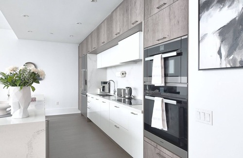 Central Waterfront Apartment | Stylish Penthouse Downtown Toronto! Brand New!