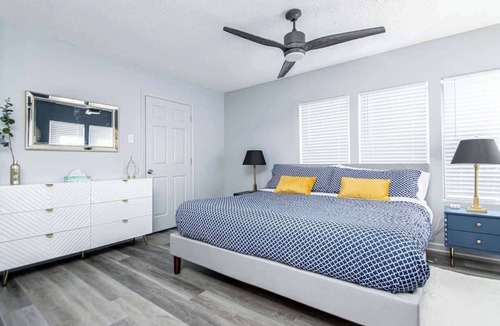 Hot Springs House | Stylish Studio, steps to Oaklawn