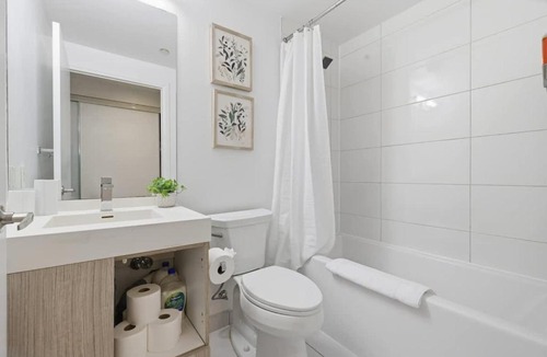 Garden District Apartment | Stylish Studio Steps to Yonge-Dundas Square