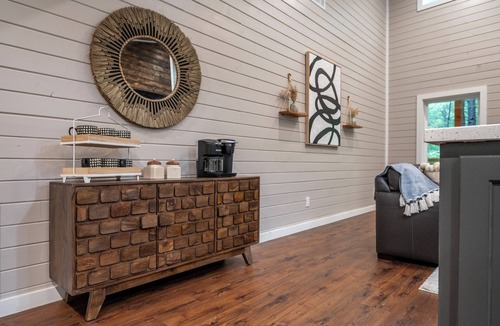 Pickens Cabin | Sugar & Spice Cabin: Seductive Adult Red Room Inspired with Hot Tub