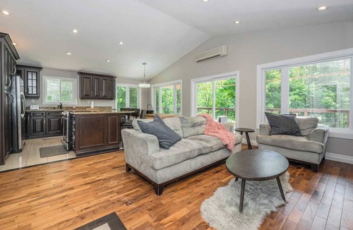 South Bruce Peninsula Ski Chalet | Sugarbush Chalet - 7-bed w/Starlink , v-ball near beach