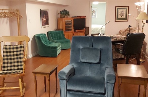 North York Apartment | Suite Blossoms on transit