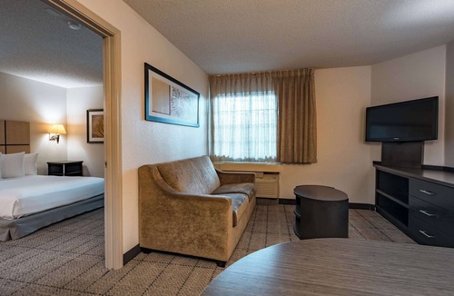 Fossil Creek Hotel | Suite w/Full Kitchen | Work Area | Ideal for Long Stays