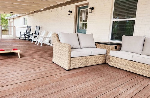 Montgomery House | Summer at Lake Conroe Firepit Volleyball Game Room Family Getaway