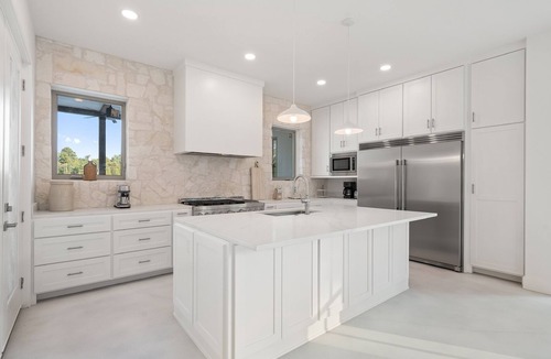 Arp House | Summer Lakefront Retreat with Pool &Views|Resort Style Property|Vineyards nearby