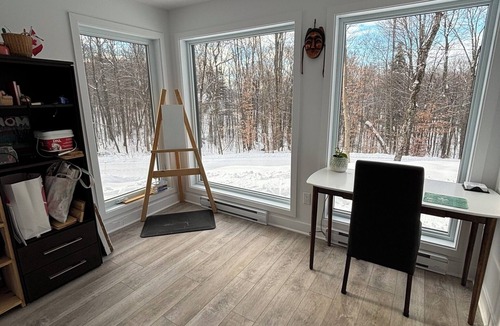 Saint Donat Ski Chalet | Summit Living Redefined: Alpine Views, Forest Serenity,5 Minutes from everything