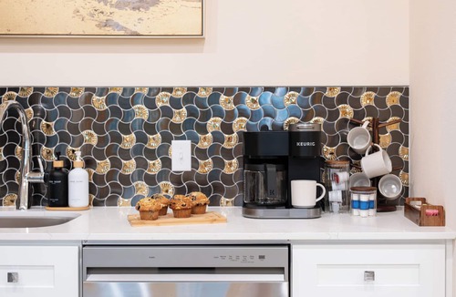 Downtown Apartment | Sunny 1BR Condo in Heart of Downtown